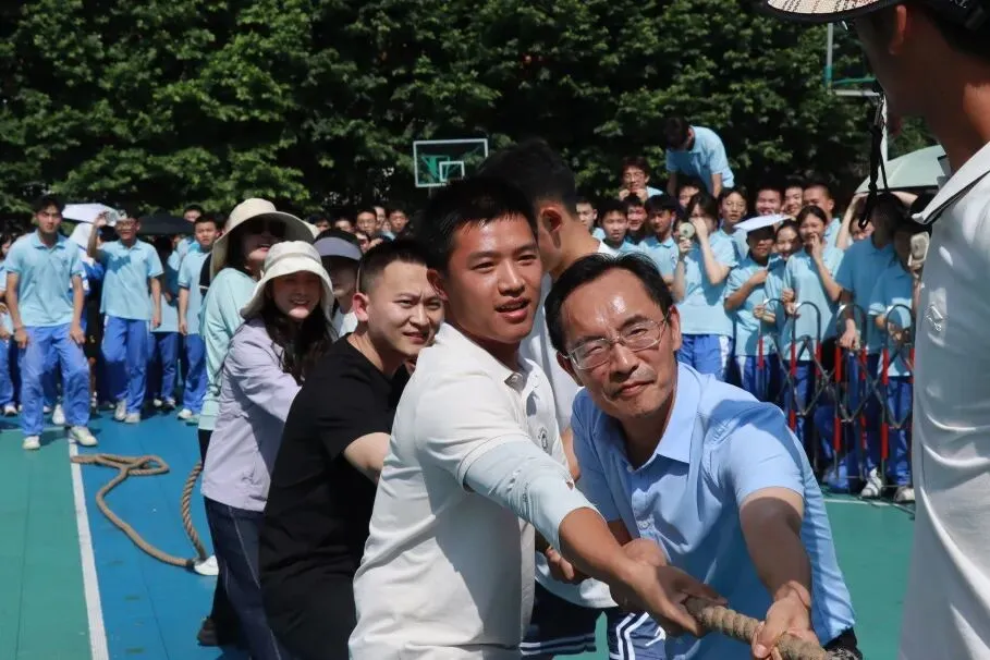 【五色璀璨·橙色悦心】趣味释压,逐梦中考|遵义航天中学九年级趣味运动会暖心落幕!-第38张图片-四季读书网 【五色璀璨·橙色悦心】趣味释压,逐梦中考|遵义航天中学九年级趣味运动会暖心落幕!-第38张图片-四季读书网