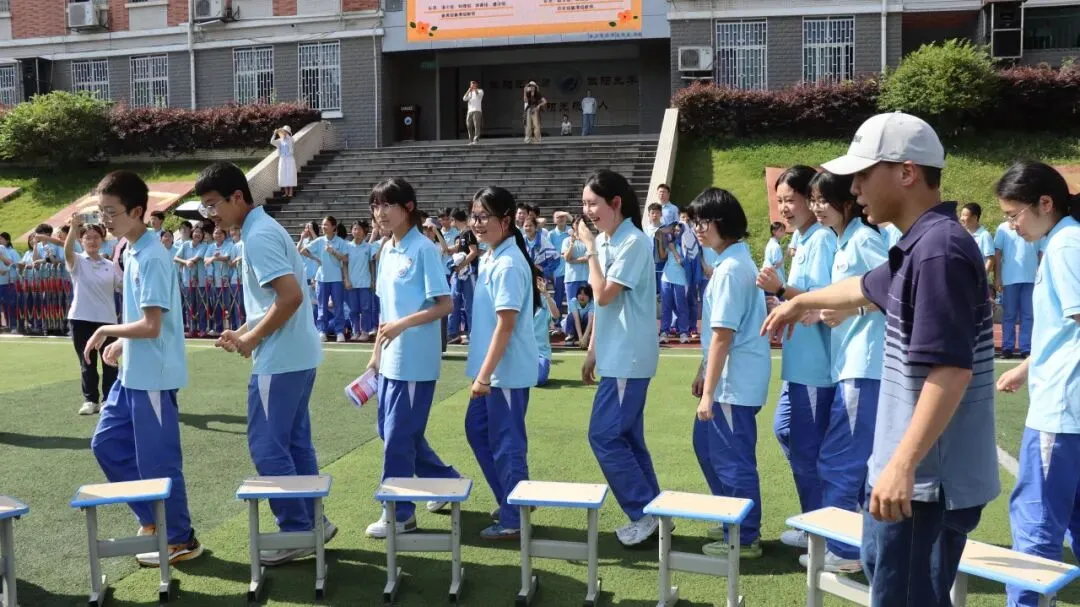 【五色璀璨·橙色悦心】趣味释压,逐梦中考|遵义航天中学九年级趣味运动会暖心落幕!-第45张图片-四季读书网 【五色璀璨·橙色悦心】趣味释压,逐梦中考|遵义航天中学九年级趣味运动会暖心落幕!-第45张图片-四季读书网