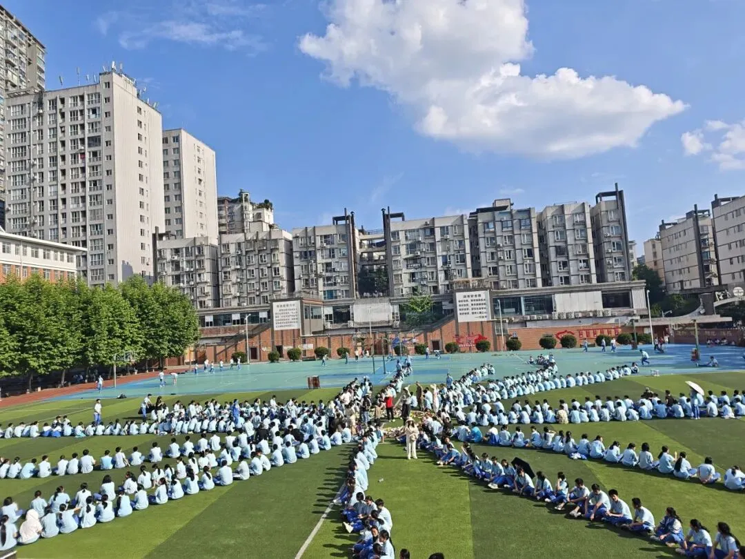 【五色璀璨·橙色悦心】趣味释压,逐梦中考|遵义航天中学九年级趣味运动会暖心落幕!-第79张图片-四季读书网 【五色璀璨·橙色悦心】趣味释压,逐梦中考|遵义航天中学九年级趣味运动会暖心落幕!-第79张图片-四季读书网