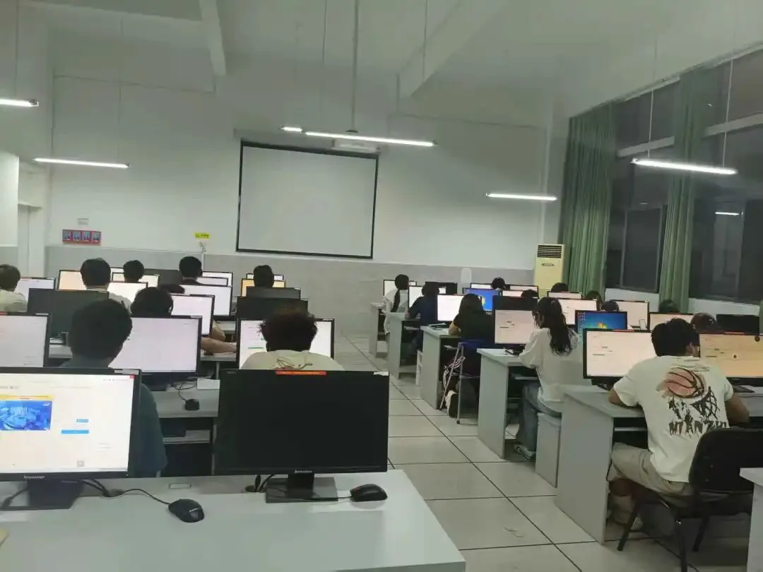 【以练备考】建筑工程学院组织全真模拟考试-第11张图片-四季读书网