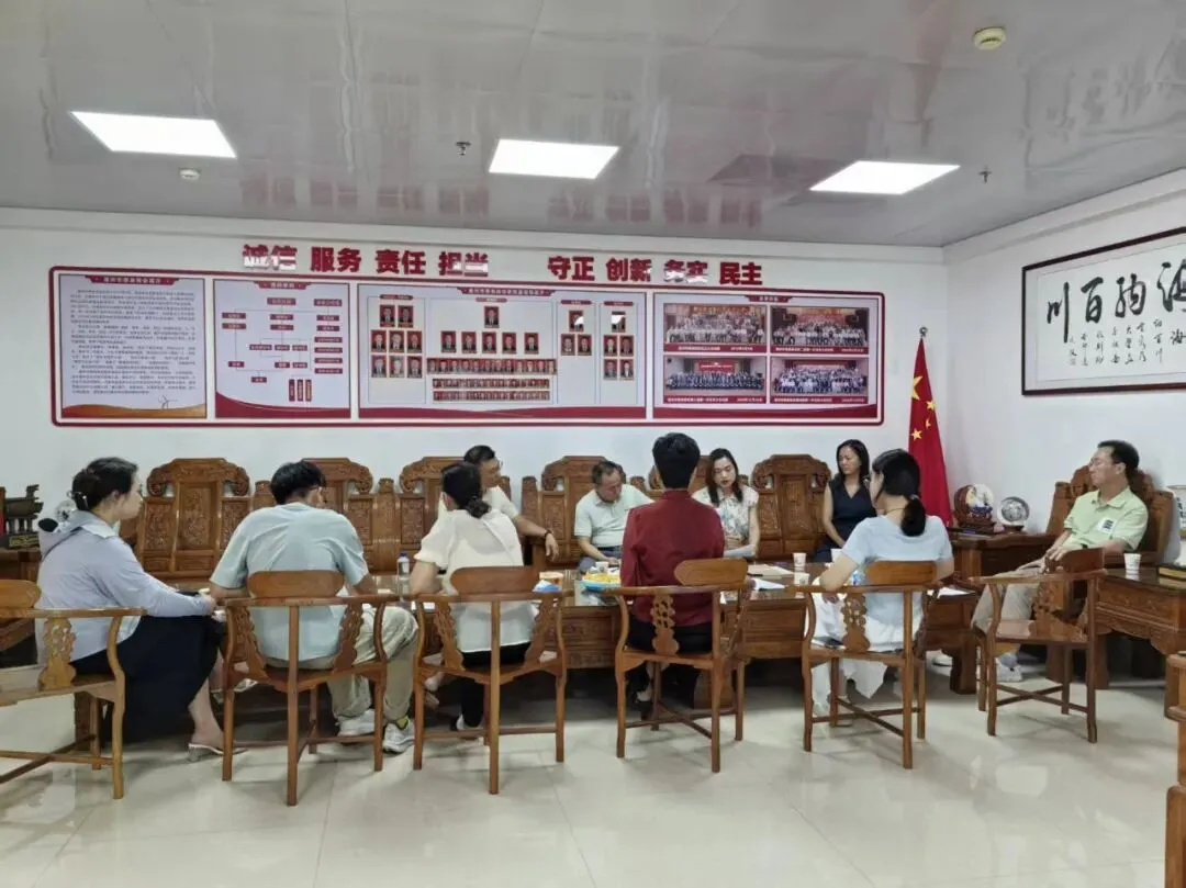 护航升学路,共圆中考梦——惠州市惠来商会助力中考志愿填报活动-第3张图片-四季读书网 护航升学路,共圆中考梦——惠州市惠来商会助力中考志愿填报活动-第3张图片-四季读书网
