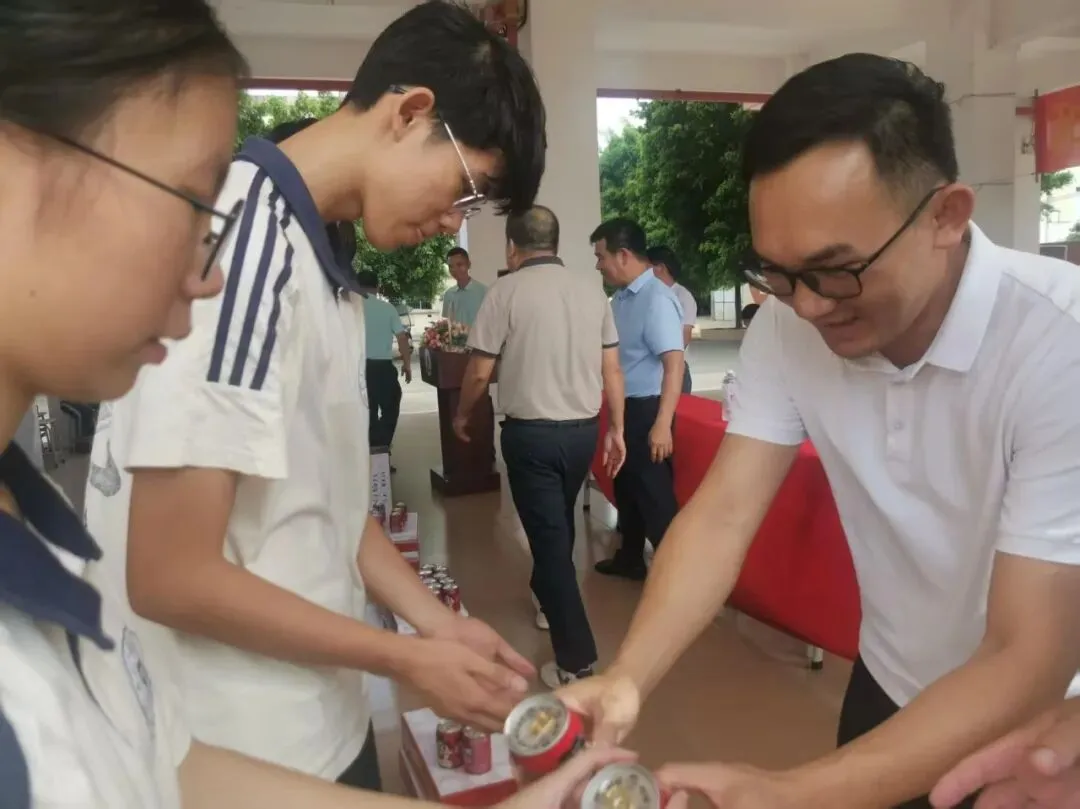 秣马厉兵迎中考 加温鼓劲赢未来 ——和安中学2026届中考备考动员大会圆满举行-第9张图片-四季读书网