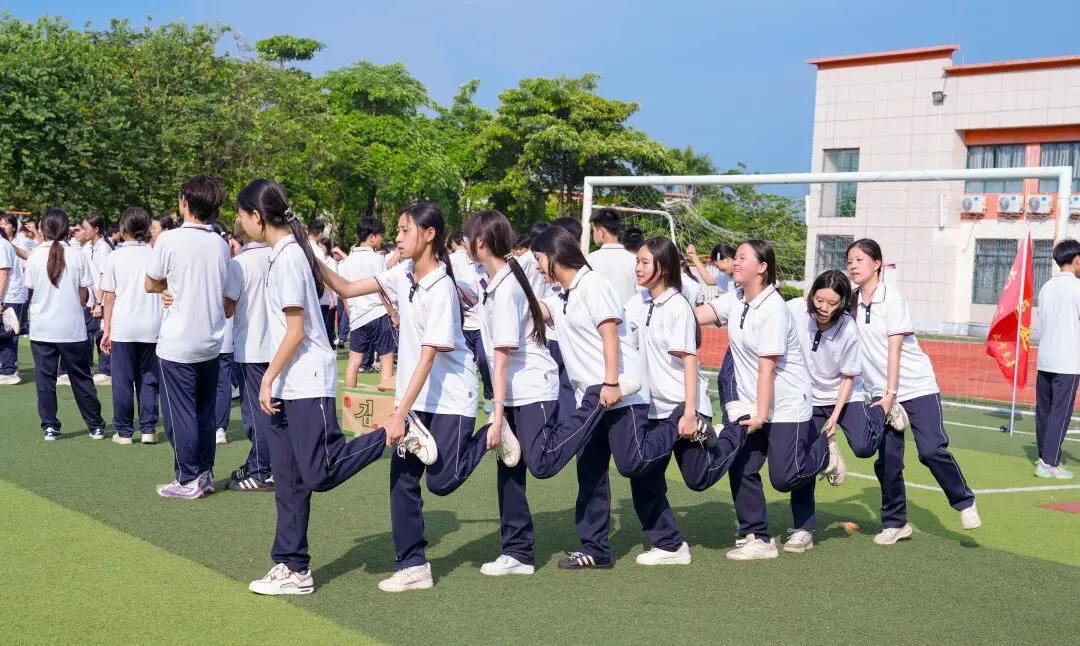 轻装上阵,笑迎中考——肇庆市长田学校九年级中考减压活动-第39张图片-四季读书网