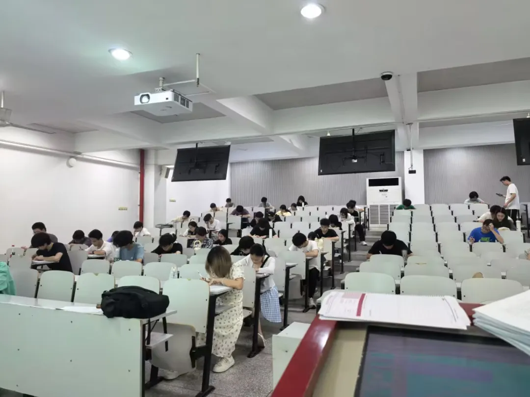 以练促学,冲刺六级|我院英语六级全真模拟考试圆满落幕-第3张图片-四季读书网