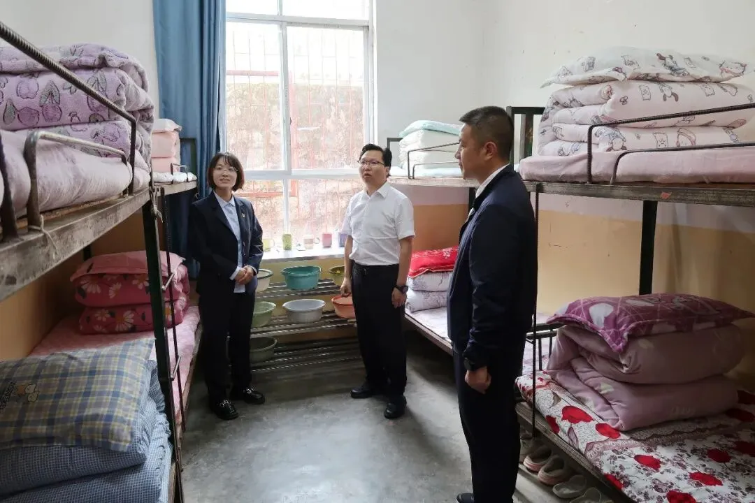 周小兵到茂林中学调研中考考务准备工作-第2张图片-四季读书网 周小兵到茂林中学调研中考考务准备工作-第2张图片-四季读书网