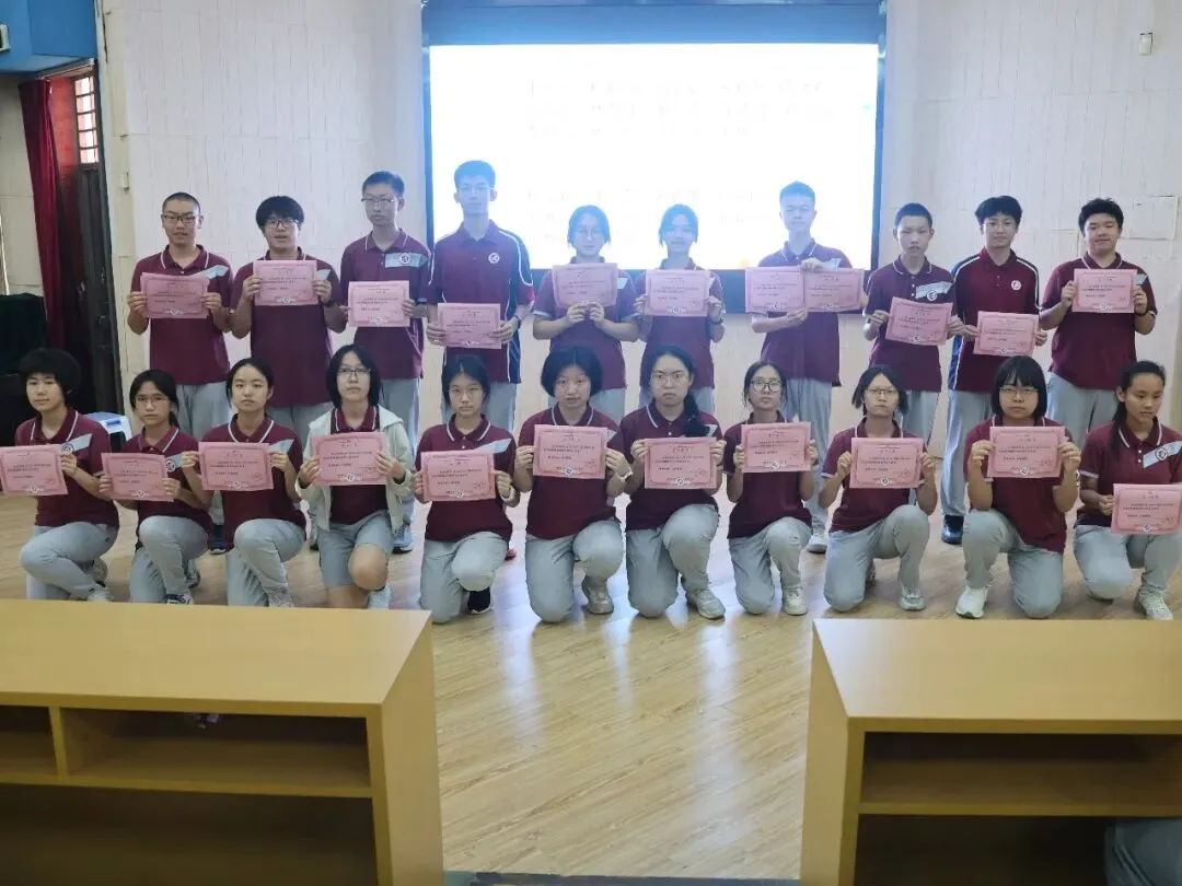 凝心聚力备中考,笃行致远创佳绩——附属实验学校初三二模表彰及备考会顺利召开-第13张图片-四季读书网
