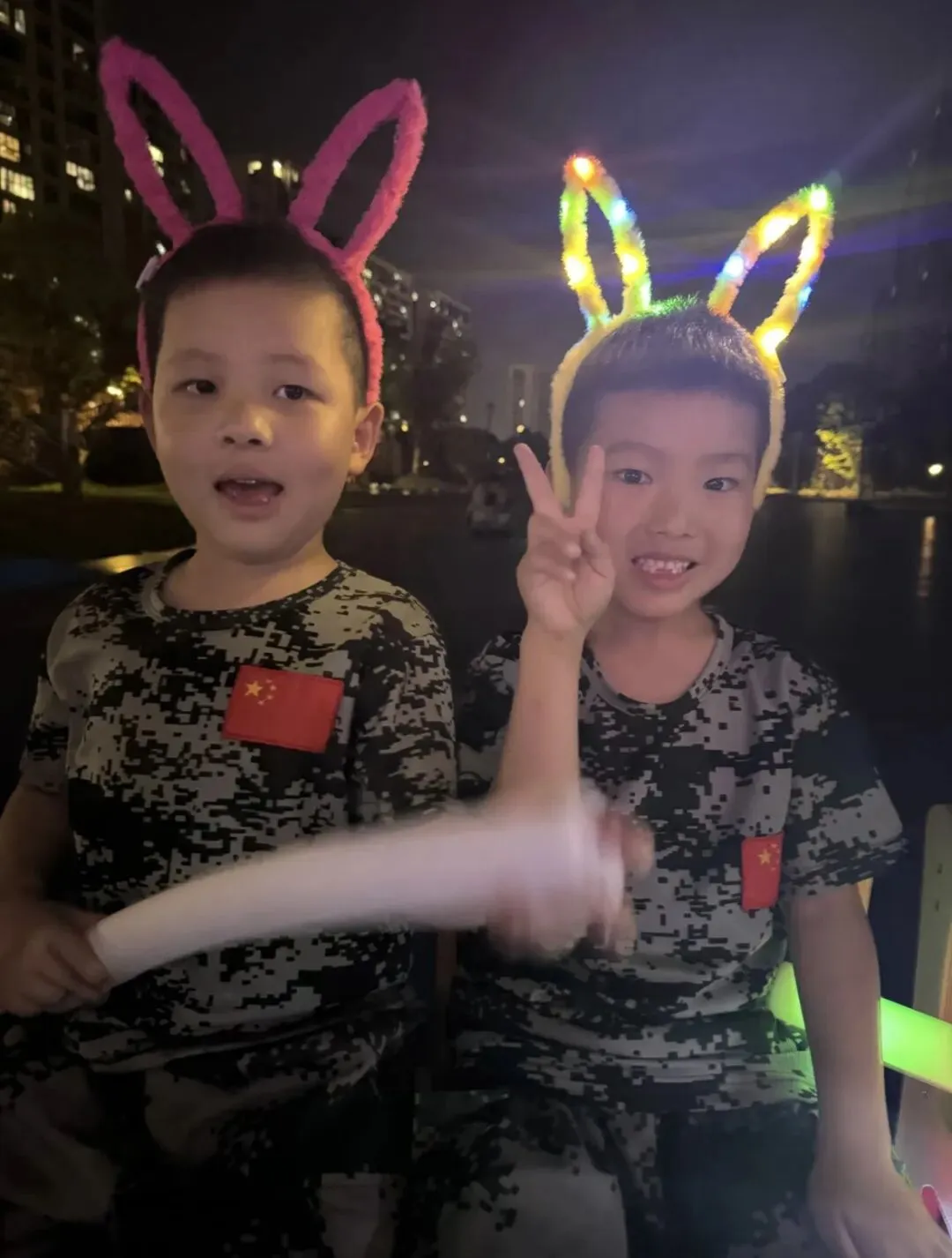 【中考假长途】荣耀小兵|沉浸式剧情闯关+军衔升级+队列军姿+内务特训+枪林弹雨+坦克车+拖拉机+军事物资运输+模拟排雷+火炮射击+篝火-第27张图片-四季读书网