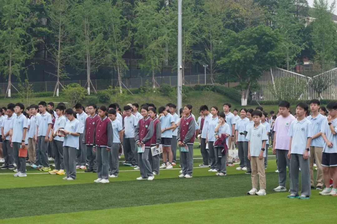 燃青春热血,赴中考新程——资阳育才学校初中部举行中考冲刺主题升旗仪式-第10张图片-四季读书网