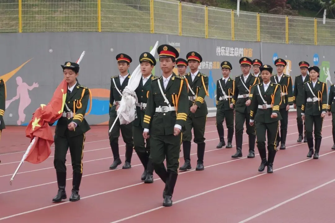 燃青春热血,赴中考新程——资阳育才学校初中部举行中考冲刺主题升旗仪式-第15张图片-四季读书网