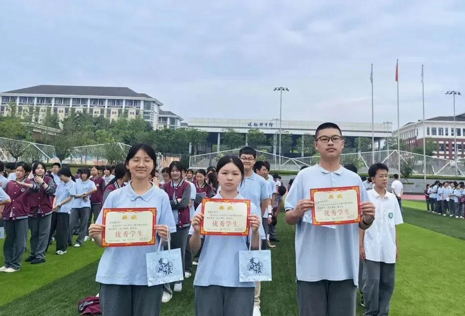 燃青春热血,赴中考新程——资阳育才学校初中部举行中考冲刺主题升旗仪式-第52张图片-四季读书网