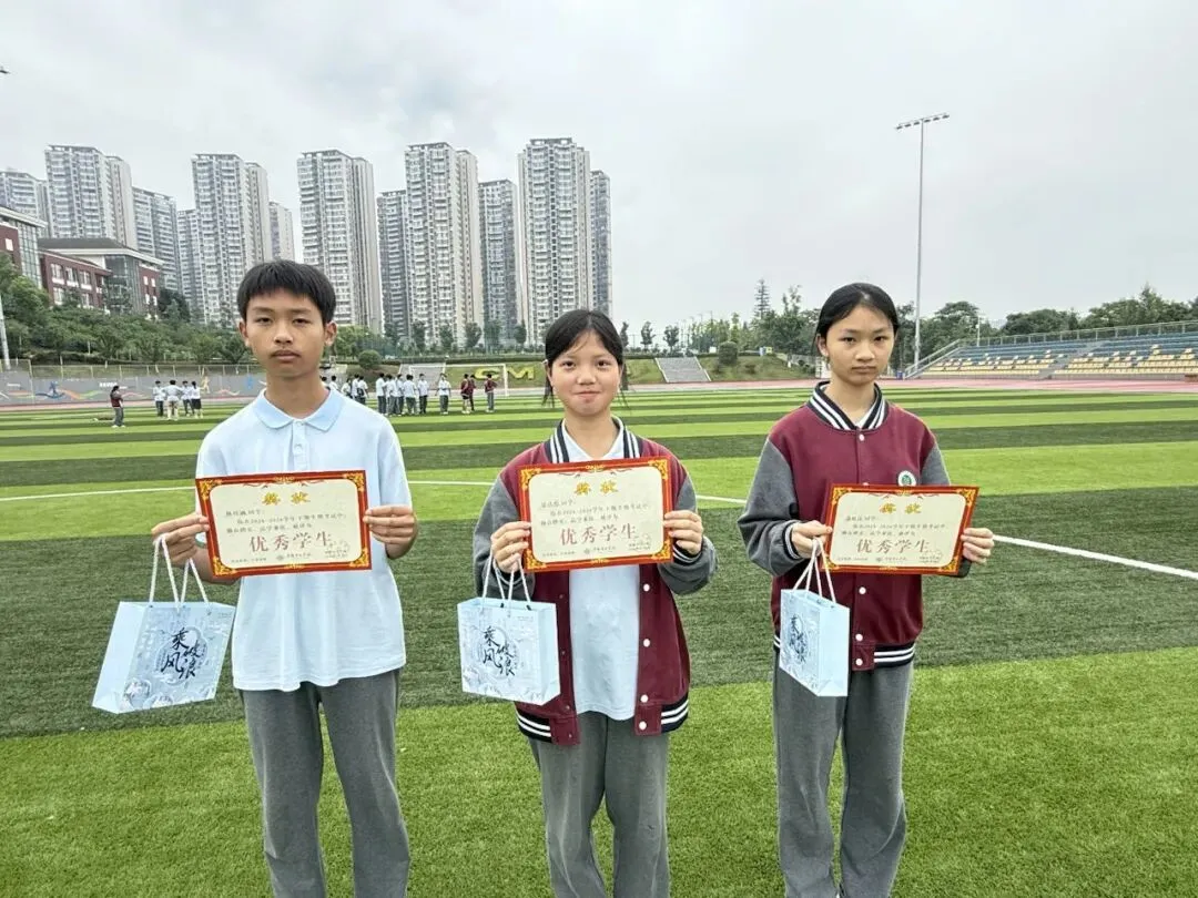 燃青春热血,赴中考新程——资阳育才学校初中部举行中考冲刺主题升旗仪式-第55张图片-四季读书网