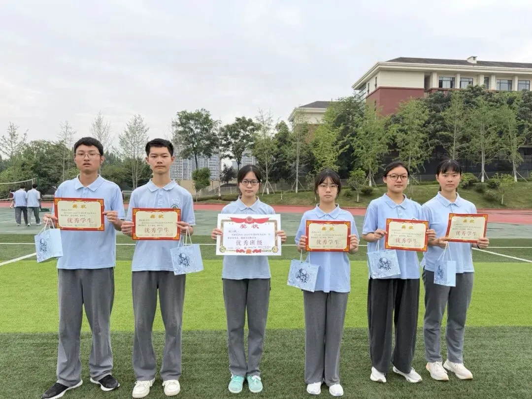 燃青春热血,赴中考新程——资阳育才学校初中部举行中考冲刺主题升旗仪式-第63张图片-四季读书网