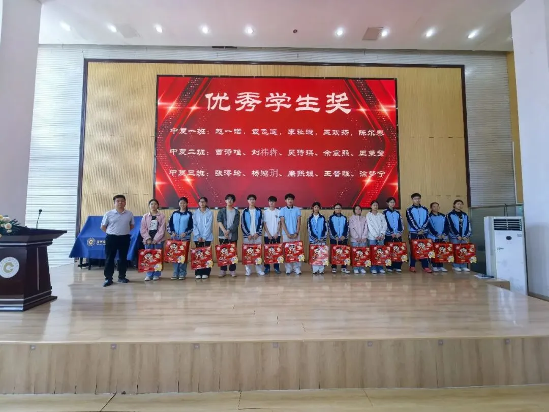 逐光冲刺,不负韶华|徐州龙门中考复读二模表彰大会圆满结束!-第8张图片-四季读书网