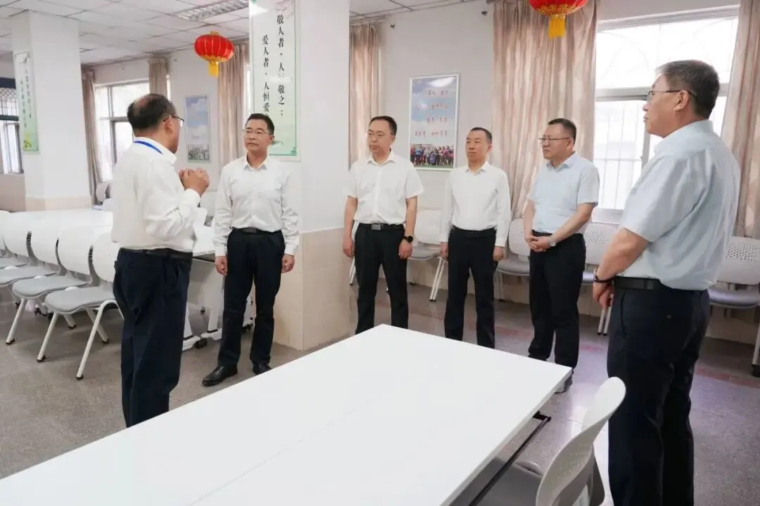 朱艾勇张志强督导检查高考中考准备工作-第2张图片-四季读书网 朱艾勇张志强督导检查高考中考准备工作-第2张图片-四季读书网