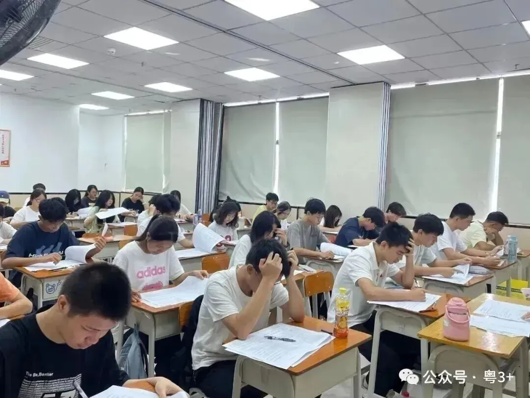 广东高考作文真题出炉!有范文,看看历年题目-第25张图片-四季读书网