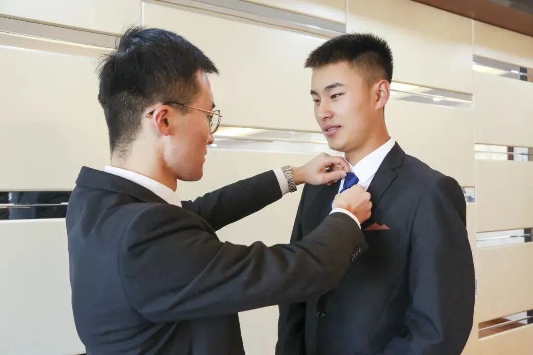 致河南中考焦虑的家长——从福利院到星级后厨,16岁少年用一把炒勺改写命运-第31张图片-四季读书网 致河南中考焦虑的家长——从福利院到星级后厨,16岁少年用一把炒勺改写命运-第31张图片-四季读书网