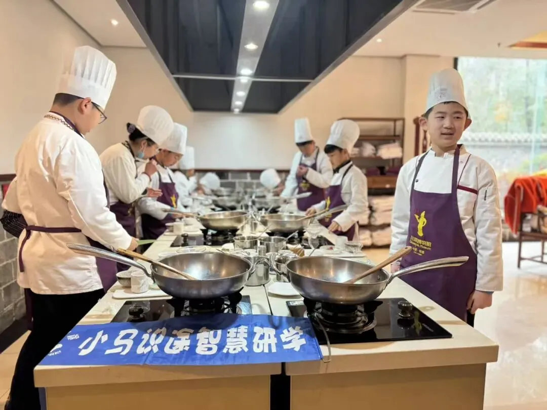 【中考假长途研学】印象成都|三星堆+考古基地+大熊猫保护中心+都江堰+都江堰古城夜景+汶川+杜甫草堂+武侯祠+川菜博物馆+川剧变脸-第59张图片-四季读书网 【中考假长途研学】印象成都|三星堆+考古基地+大熊猫保护中心+都江堰+都江堰古城夜景+汶川+杜甫草堂+武侯祠+川菜博物馆+川剧变脸-第59张图片-四季读书网
