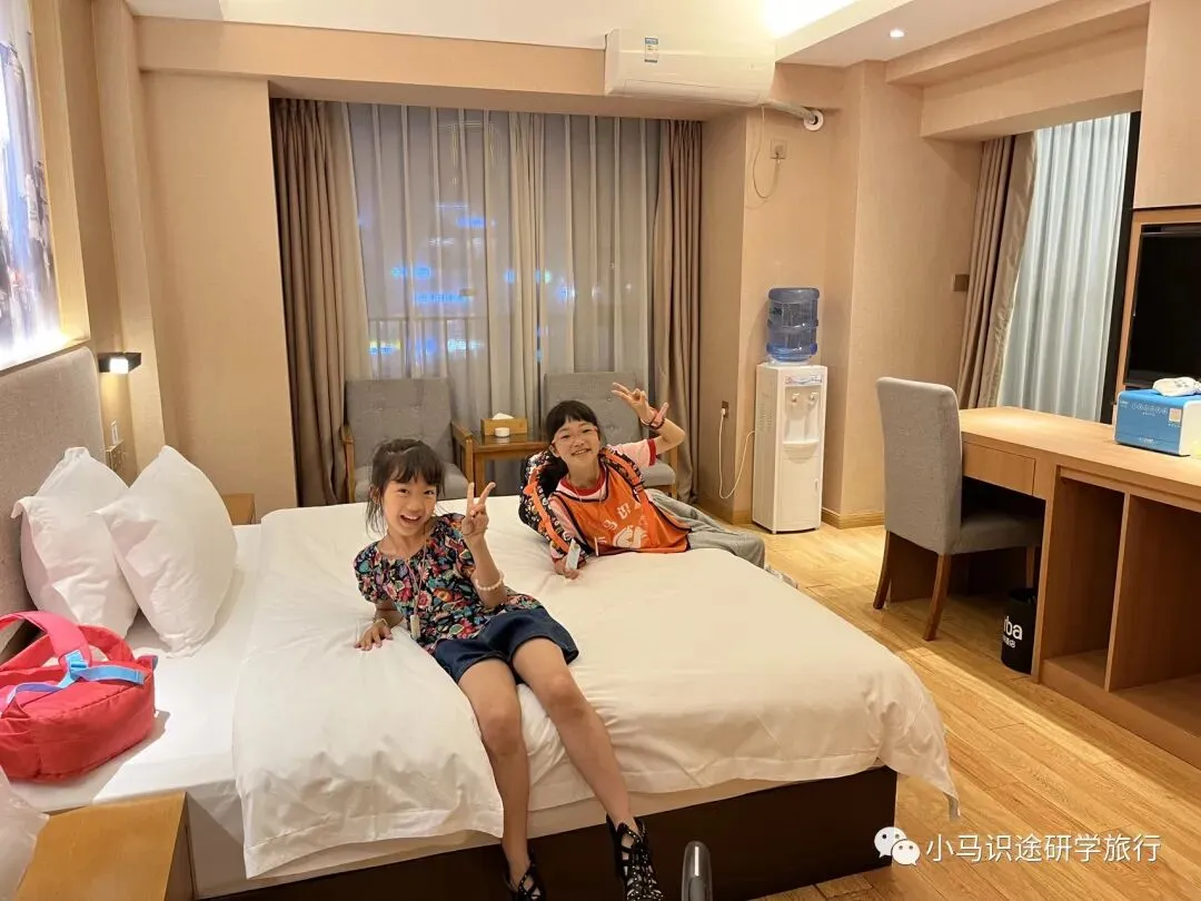 【中考假长途研学】印象成都|三星堆+考古基地+大熊猫保护中心+都江堰+都江堰古城夜景+汶川+杜甫草堂+武侯祠+川菜博物馆+川剧变脸-第77张图片-四季读书网 【中考假长途研学】印象成都|三星堆+考古基地+大熊猫保护中心+都江堰+都江堰古城夜景+汶川+杜甫草堂+武侯祠+川菜博物馆+川剧变脸-第77张图片-四季读书网