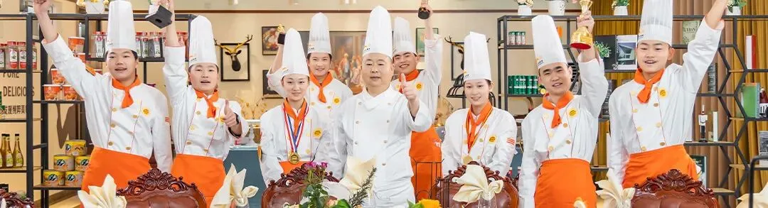 中考只能考200-300分?别急!青海新东方最后10多个免试特招班名额,不看分数,提前锁定热门技术-第31张图片-四季读书网