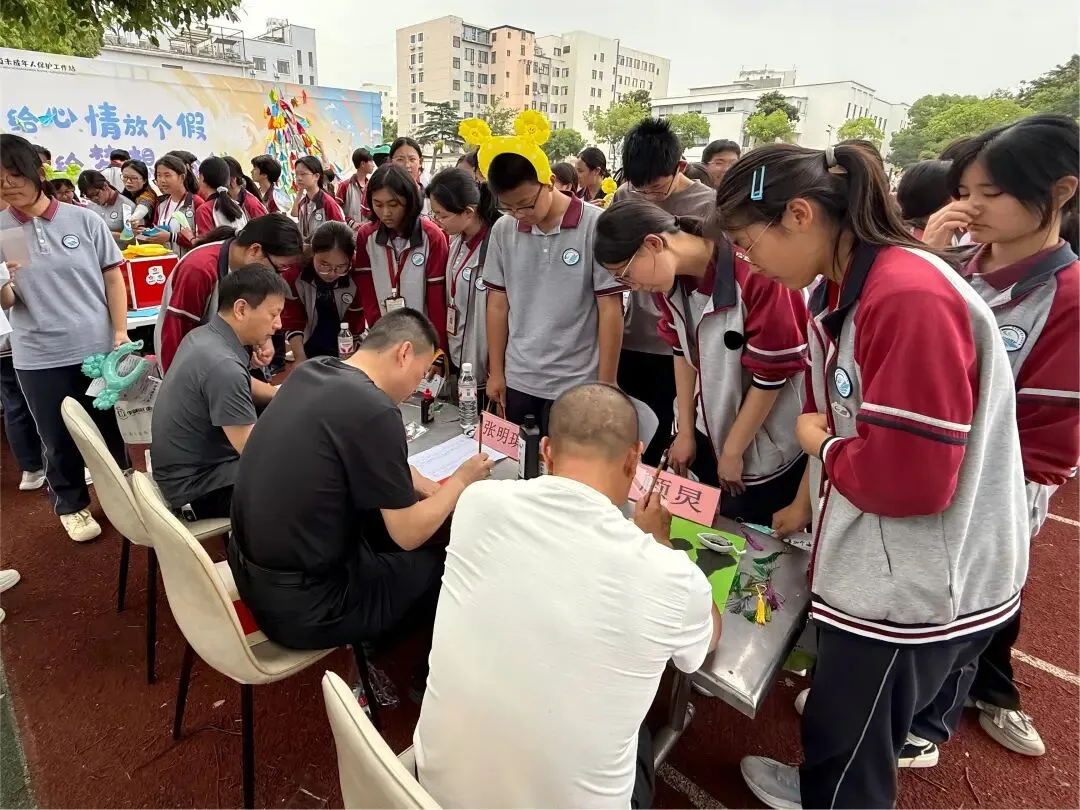 学校社工|中考倒计时,港区初级中学选择用另一种方式“备战”!-第7张图片-四季读书网 学校社工|中考倒计时,港区初级中学选择用另一种方式“备战”!-第7张图片-四季读书网