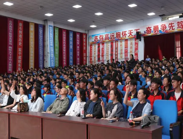 减压赋能迎中考 润心护航助成长|哈尔滨石油学院赴哈师大呼兰实验学校开展心理健康系列活动-第21张图片-四季读书网