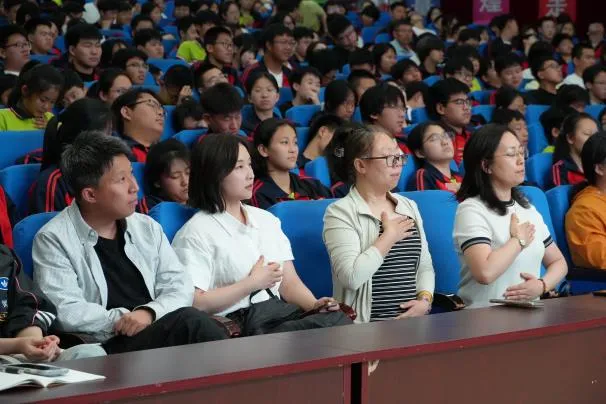 减压赋能迎中考 润心护航助成长|哈尔滨石油学院赴哈师大呼兰实验学校开展心理健康系列活动-第24张图片-四季读书网