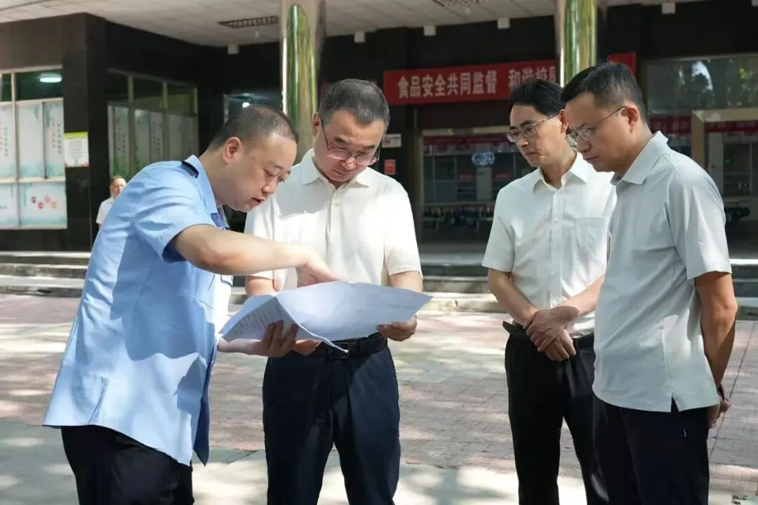 赵继东实地察看高考中考备考、消防安全和校园食品安全工作-第1张图片-四季读书网 赵继东实地察看高考中考备考、消防安全和校园食品安全工作-第1张图片-四季读书网