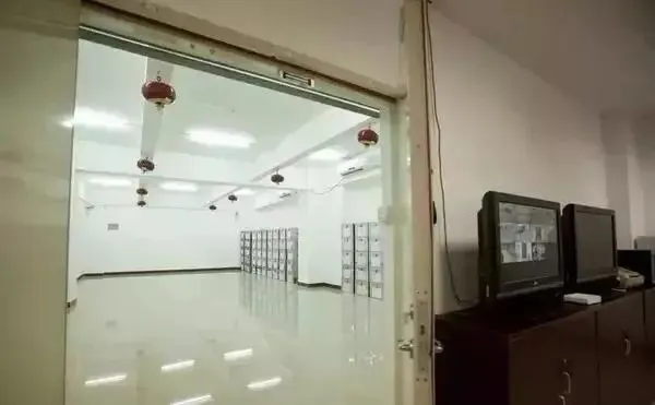 因为一个大哥,从此高考试卷武装押运-第8张图片-四季读书网