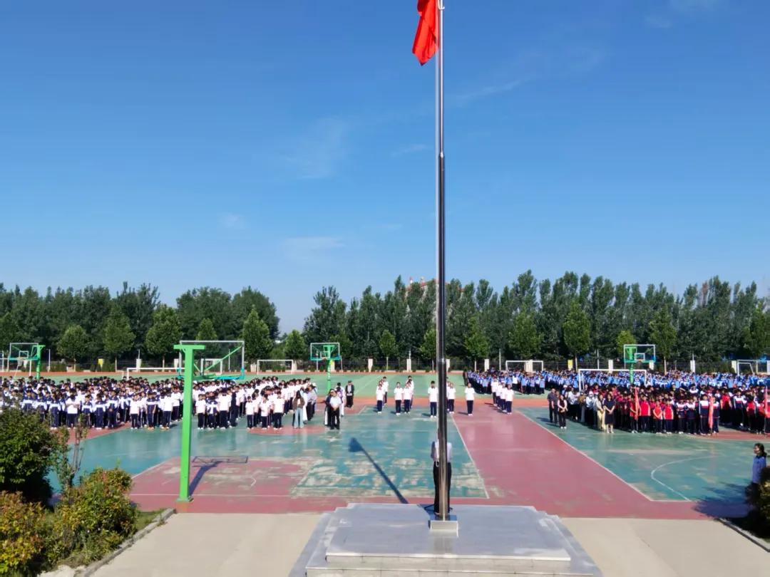 逐梦青春战中考 感恩母校启新程——高唐县第二实验中学第十五周升旗仪式纪实-第24张图片-四季读书网