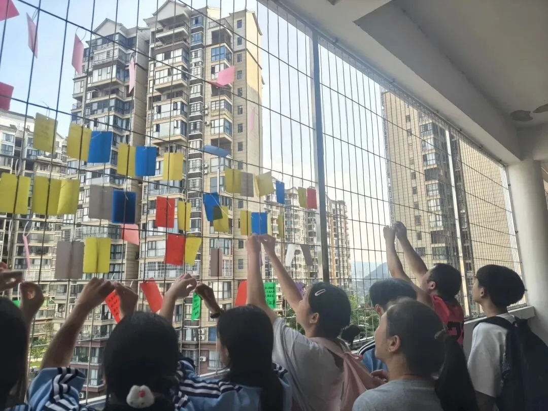 冲刺中考,家校协同育人——剑河县第五中学召开九年级中考冲刺家长会-第21张图片-四季读书网 冲刺中考,家校协同育人——剑河县第五中学召开九年级中考冲刺家长会-第21张图片-四季读书网