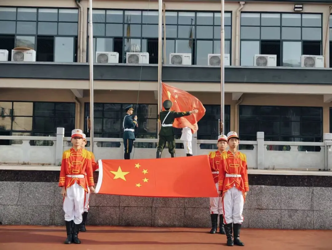 六 月 亮 剑,为 梦 而 战 | 致远初中举行中考壮行主题升旗仪式-第5张图片-四季读书网 六 月 亮 剑,为 梦 而 战 | 致远初中举行中考壮行主题升旗仪式-第5张图片-四季读书网