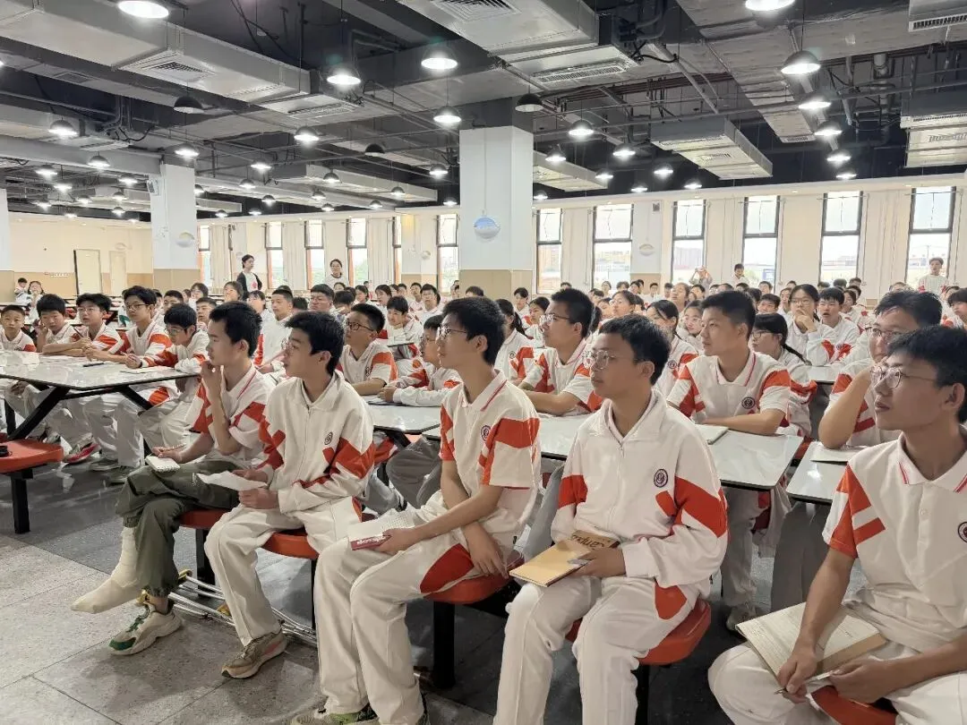 【芯动·德育】认清中考明方向 科学规划启新程——西咸新区泾河第八学校七年级开展认知与学业规划主题班会-第4张图片-四季读书网