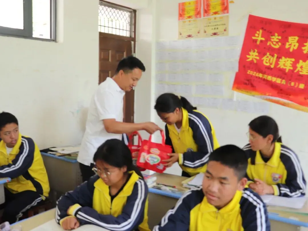 河西乡:暖心护航中考 用心用情守护学子追梦路-第10张图片-四季读书网 河西乡:暖心护航中考 用心用情守护学子追梦路-第10张图片-四季读书网