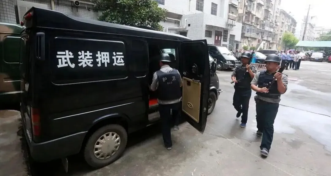 高考试卷保密等级曝光:和核武器同级,敢抢直接击毙?-第1张图片-四季读书网