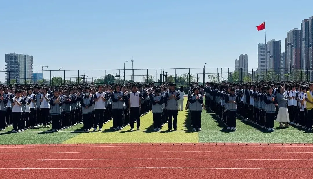 逐梦中考 不负韶华|万象新天学校中学部升旗仪式-第10张图片-四季读书网 逐梦中考 不负韶华|万象新天学校中学部升旗仪式-第10张图片-四季读书网