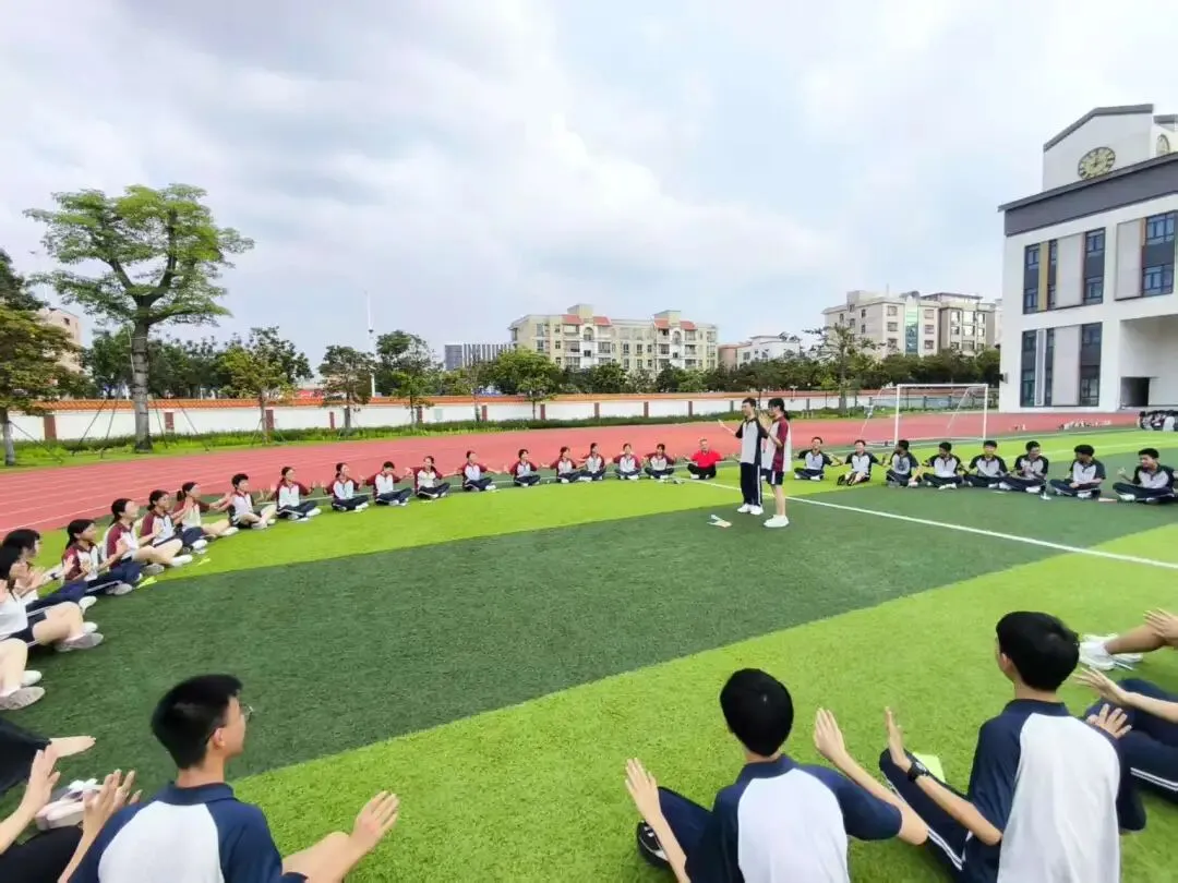 【中学驻校】“轻装上阵,笑迎中考”——初三级大型团康减压活动圆满举行-第28张图片-四季读书网 【中学驻校】“轻装上阵,笑迎中考”——初三级大型团康减压活动圆满举行-第28张图片-四季读书网