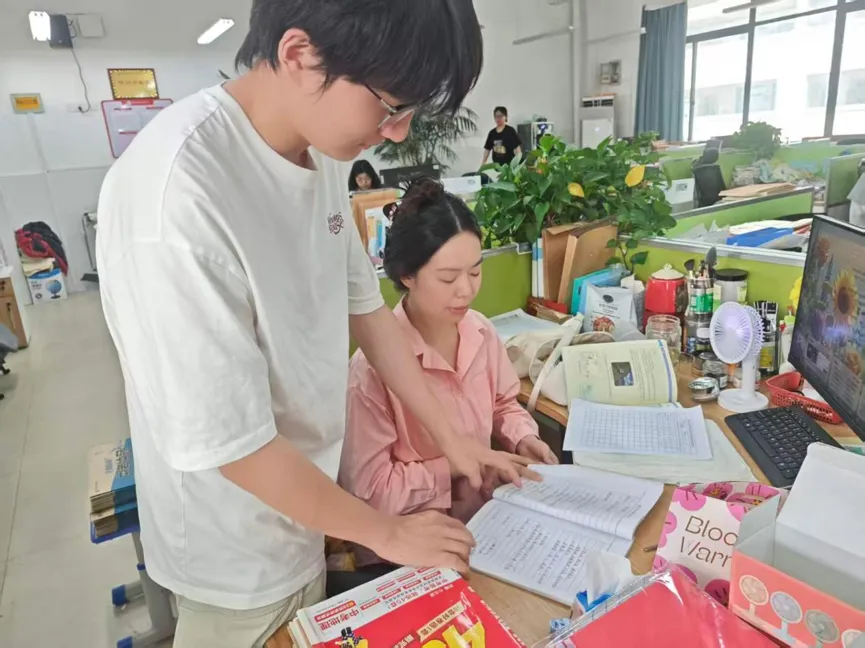 收官冲刺守常规 凝心聚力战中考——黄冈市文昌学校初中部圆满完成2026年春季学期第六次教学常规检查-第25张图片-四季读书网