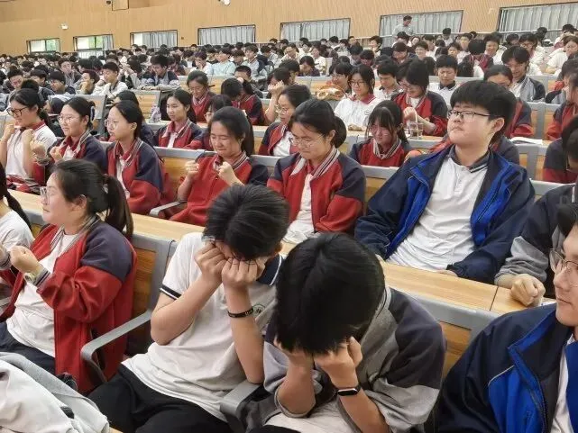 稳住心态 从容应考丨中考心理调适主题活动 【南苑学校教育集团·跃动南中】-第18张图片-四季读书网