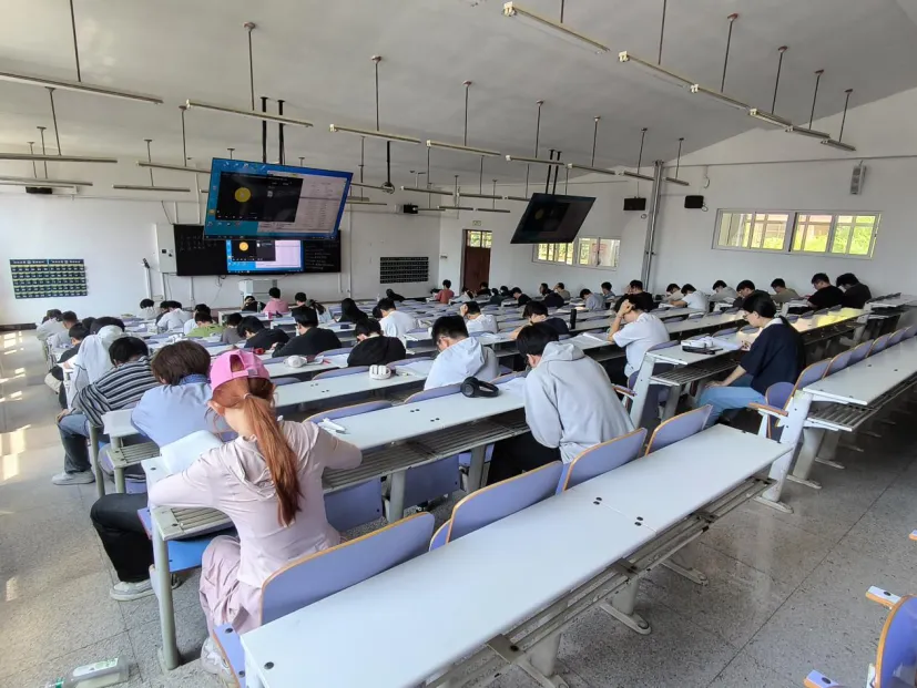 电控学院举办大学英语四级模拟考试-第5张图片-四季读书网 电控学院举办大学英语四级模拟考试-第5张图片-四季读书网