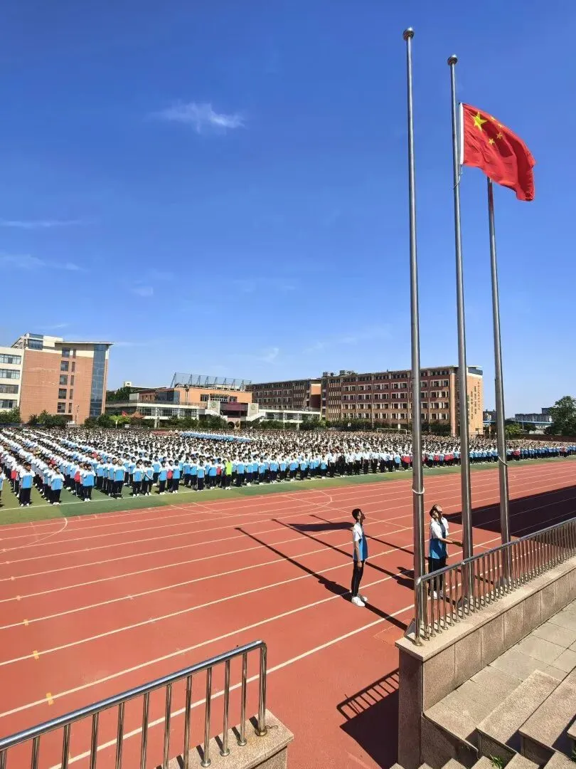 翰林情深似海 中考志在巅峰——记莘县翰林学校毕业季主题升旗仪式活动-第9张图片-四季读书网