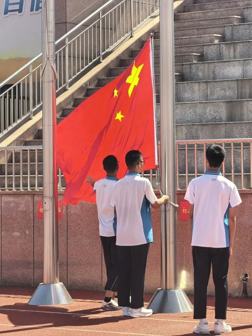 翰林情深似海 中考志在巅峰——记莘县翰林学校毕业季主题升旗仪式活动-第10张图片-四季读书网