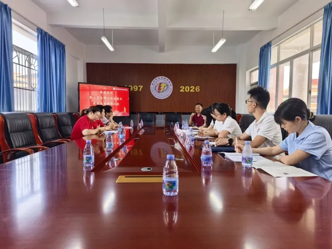 名师送教研备考,精准赋能助中考——黄小文名师工作室赴凌田学校开展物理备考送教活动-第11张图片-四季读书网