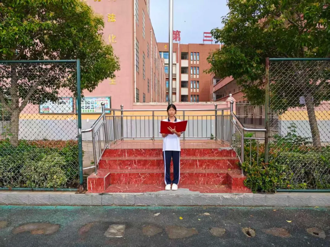 凝心决胜中考 不负寒窗耕耘——亳州市第三十六中学举行主题升旗仪式-第6张图片-四季读书网 凝心决胜中考 不负寒窗耕耘——亳州市第三十六中学举行主题升旗仪式-第6张图片-四季读书网