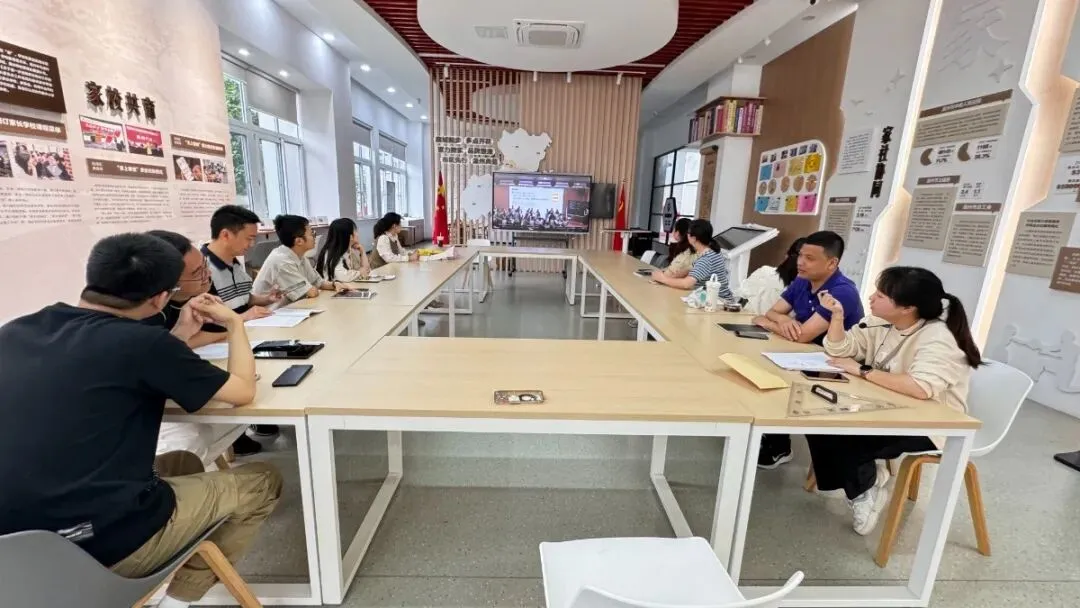 君峰·力行|聚焦新中考 研读模卷题 共研备考策——我校各教研组开展模拟卷共读研讨活动-第9张图片-四季读书网 君峰·力行|聚焦新中考 研读模卷题 共研备考策——我校各教研组开展模拟卷共读研讨活动-第9张图片-四季读书网