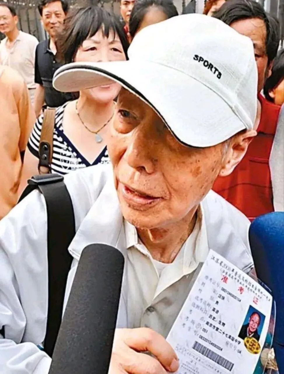 比运钞车还狠!押运高考试卷为什么要配步枪?真相让人后怕-第9张图片-四季读书网 比运钞车还狠!押运高考试卷为什么要配步枪?真相让人后怕-第9张图片-四季读书网