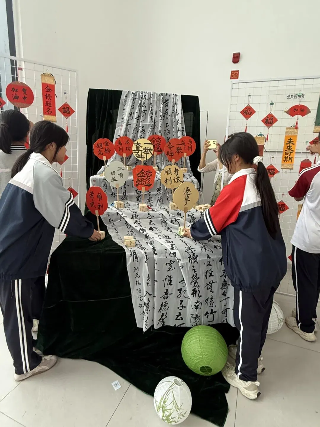 福到中考 笔下有光 || 贺村中学体艺节美术专场-第31张图片-四季读书网 福到中考 笔下有光 || 贺村中学体艺节美术专场-第31张图片-四季读书网
