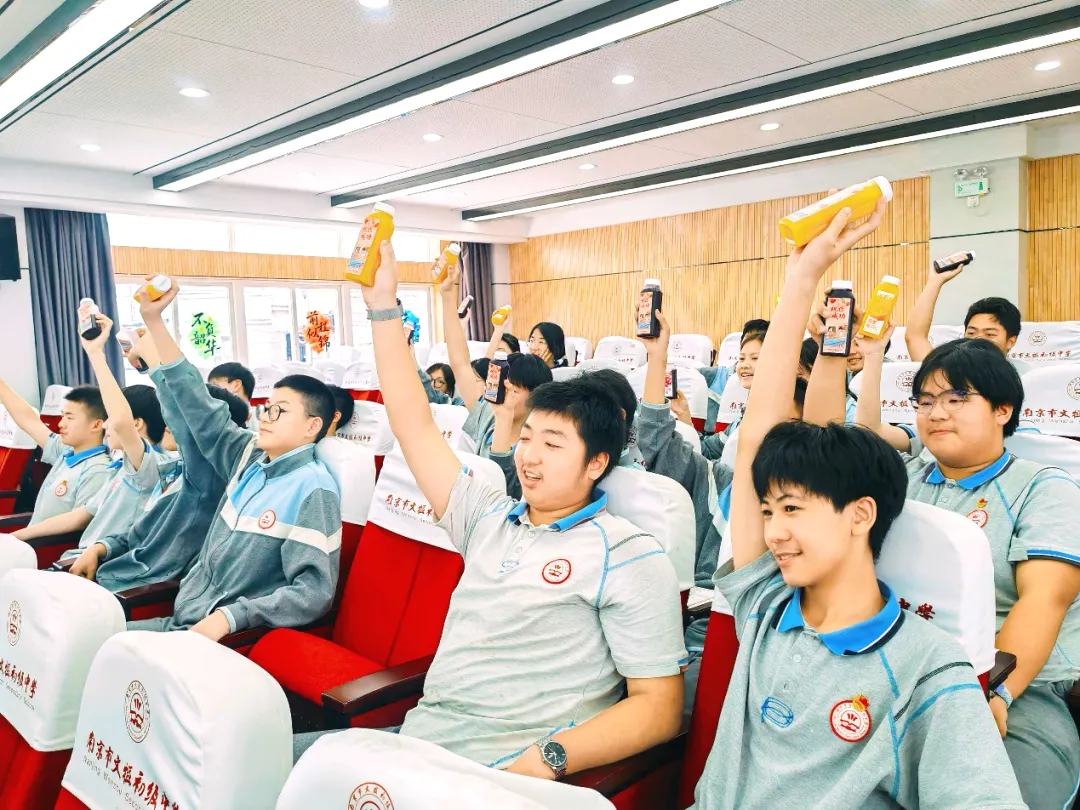 自信从容赴中考 温情相伴逐梦行——记南京市文枢初级中学中考暖心主题活动-第24张图片-四季读书网