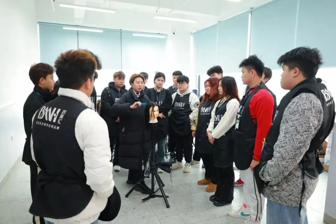 中考倒计时:现在看学校太早?提前择校,才是给孩子多铺一条路-第4张图片-四季读书网 中考倒计时:现在看学校太早?提前择校,才是给孩子多铺一条路-第4张图片-四季读书网