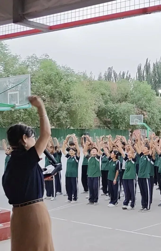 乘风破浪冲刺中考——拉依喀乡中学中考考前心理赋能团体铺导-第27张图片-四季读书网 乘风破浪冲刺中考——拉依喀乡中学中考考前心理赋能团体铺导-第27张图片-四季读书网
