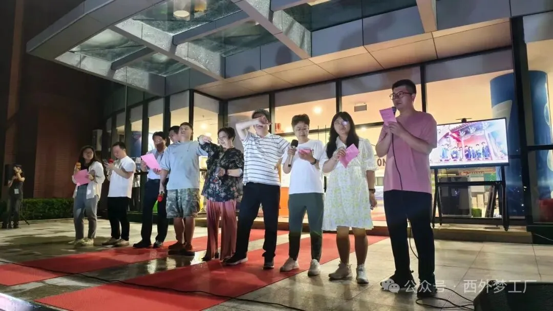逐光赴考,一举高“粽”|西外初中部中考喊楼活动,为少年梦想加冕-第46张图片-四季读书网 逐光赴考,一举高“粽”|西外初中部中考喊楼活动,为少年梦想加冕-第46张图片-四季读书网